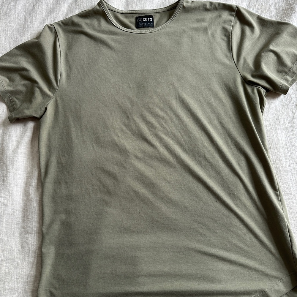 Cuts Clothing Olive Green T-Shirt (XL)